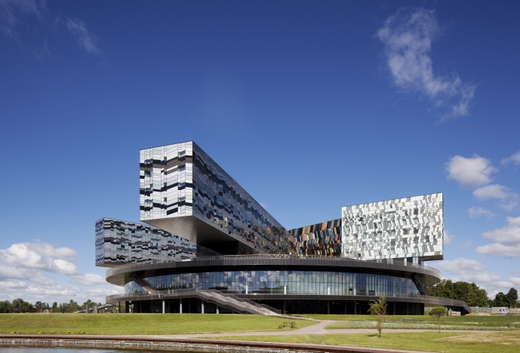 Moscow School of Management SKOLKOVO