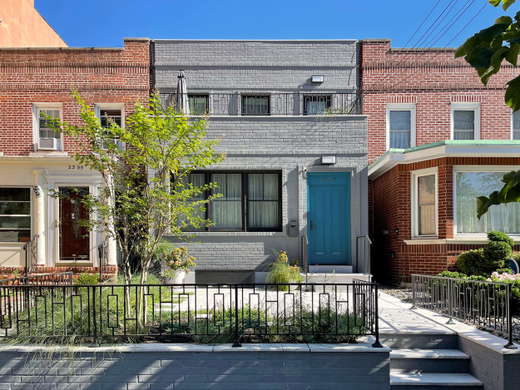 Long Island City Townhouse